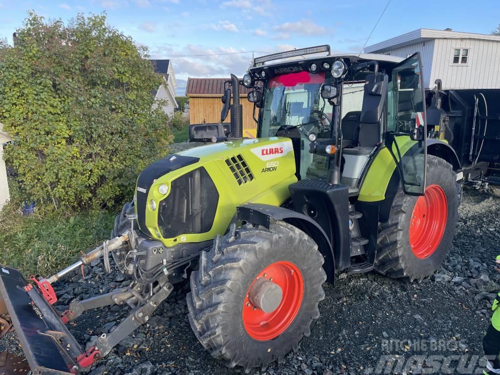 CLAAS Arion 650 kan leveres komplett rigget for snøryddi Tractoare