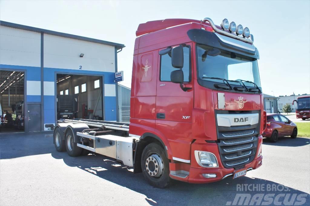 DAF XF 480 FAS 6x2 Camion cadru container