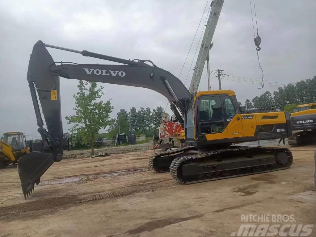 Volvo EC 240 DL Excavatoare pe senile