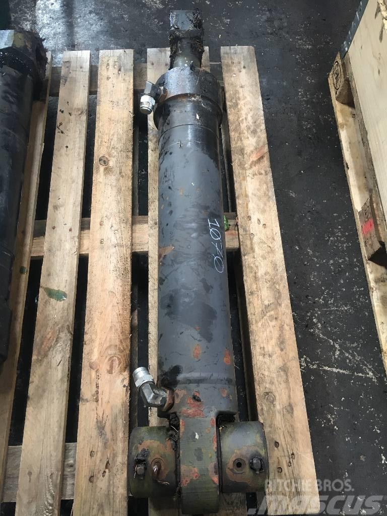 Timberjack 1070 TJ180 dipper cylinder Macarale pentru culegatoare