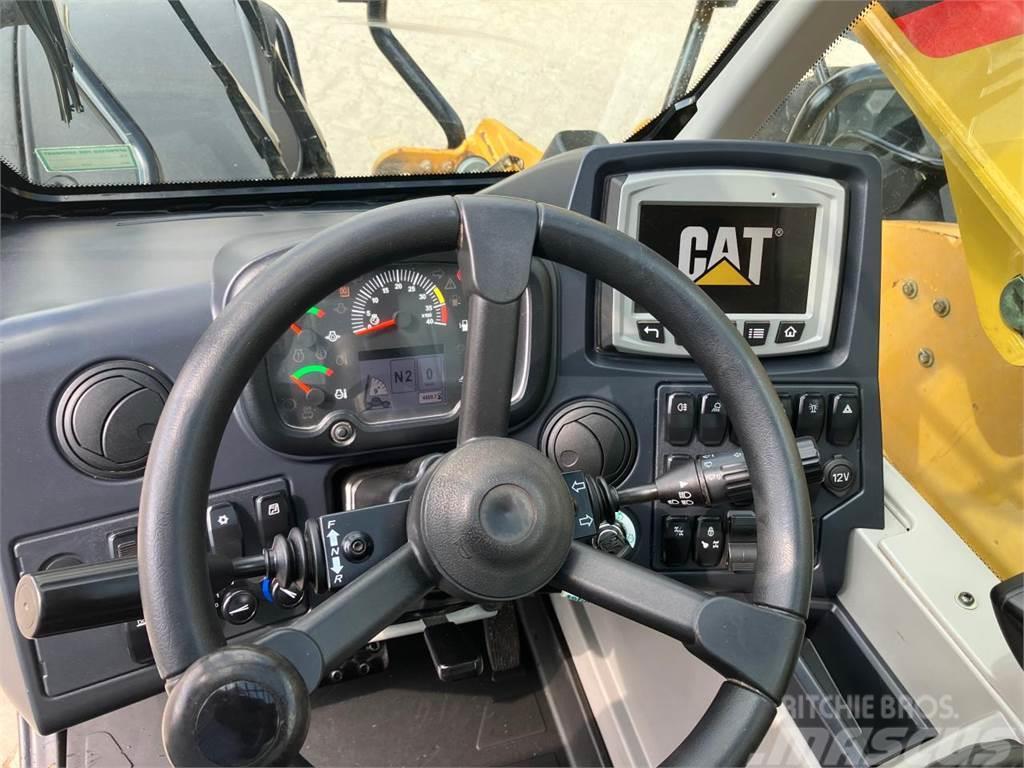 CAT TH357D Manipulatoare agricole