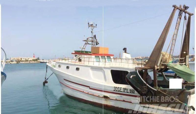  Barco de pesca denominada "Jose" Fishing boat Altele