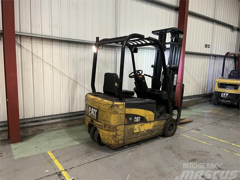 CAT EP18NT Stivuitor electric