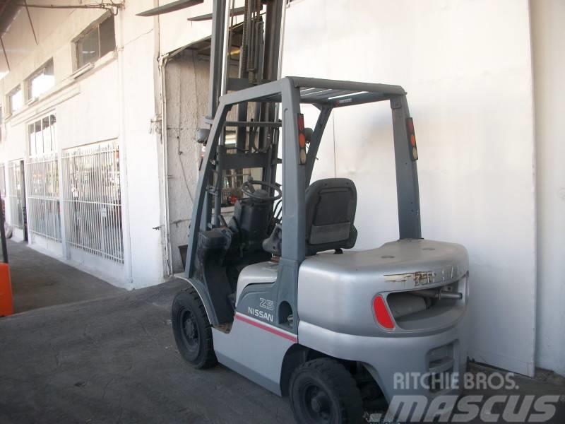 Nissan PL02A25 Stivuitor GPL