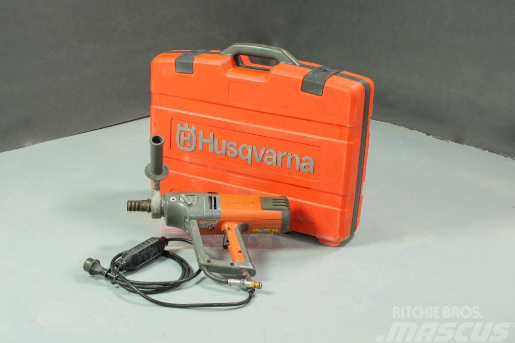 Husqvarna DM230 Alte echipamente de foraj