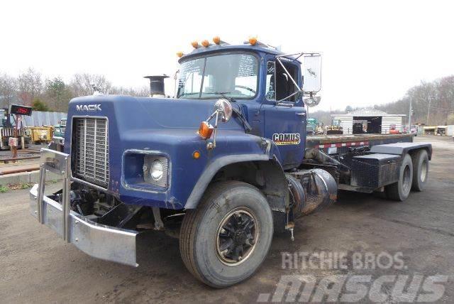 Mack RB688S Camion cadru container
