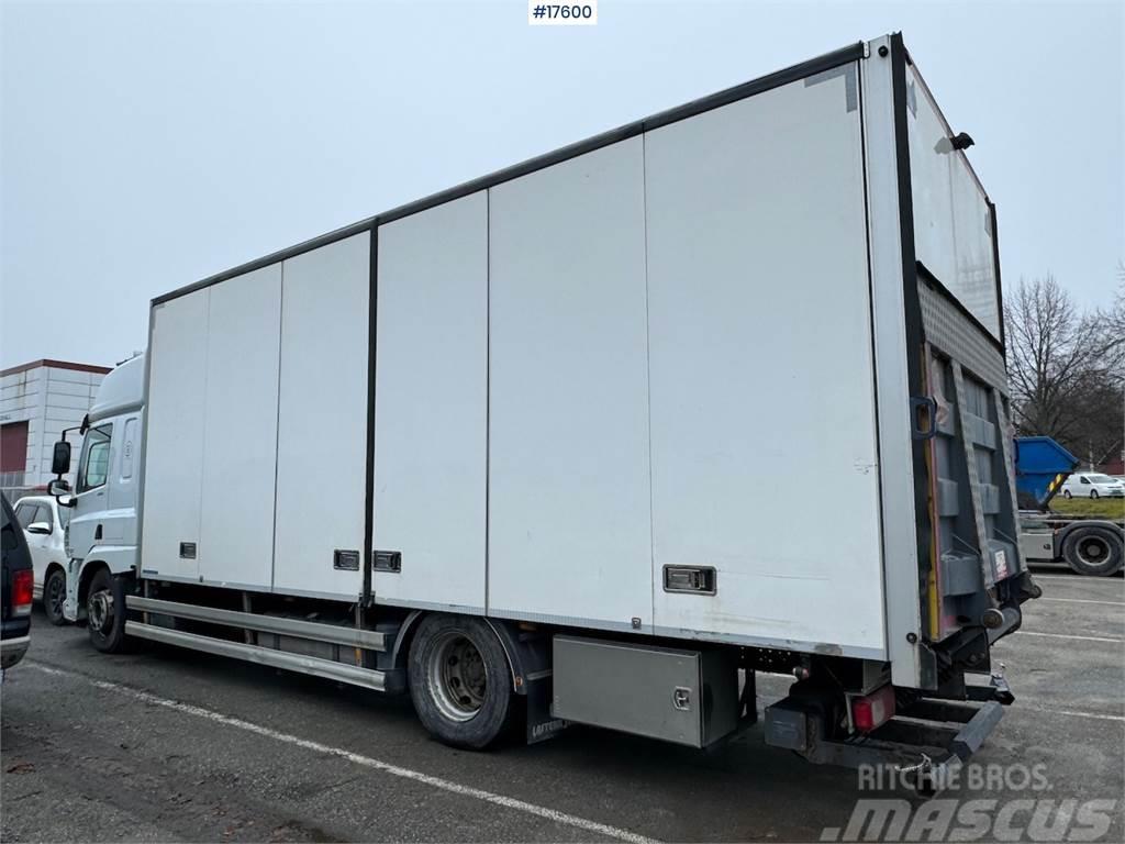 DAF CF370 4x2 box truck w/ full side opening and lifti Autocamioane