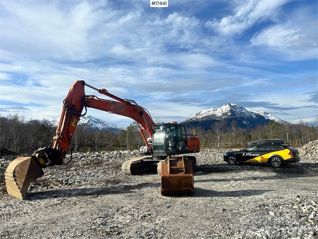 Hitachi ZX210LC-5B Tracked excavator w/ Newly overhauled R Excavatoare pe senile
