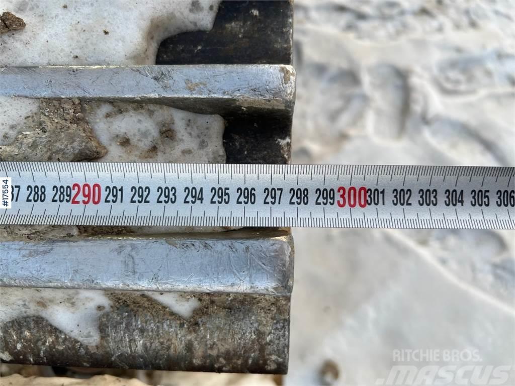 Komatsu PC210 crawler excavator WATCH VIDEO Excavatoare pe senile