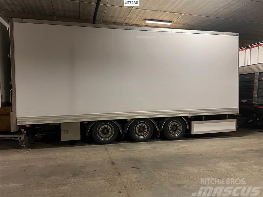 Limetec 3 axle cabinet trailer w/ full side opening Alte remorci