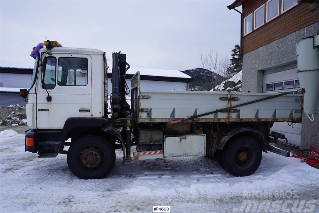 MAN 13.232 FA 4x4 crane truck w/ HIAB 5 T/M & tipper Camioane cu macara