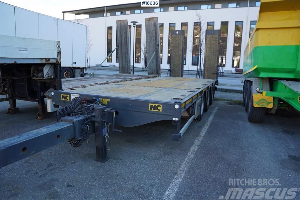 NC 3 axle machine trailer that is little used Alte remorci