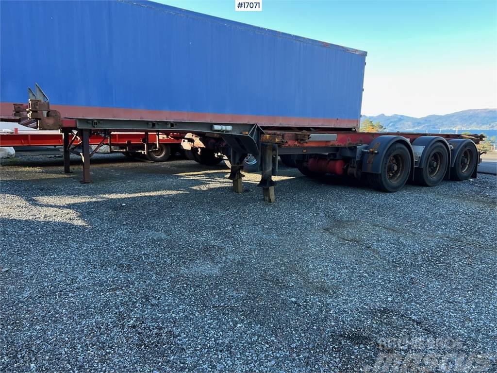 Renders 3 Axle Container trailer w/ extension to 13.60 Alte remorci