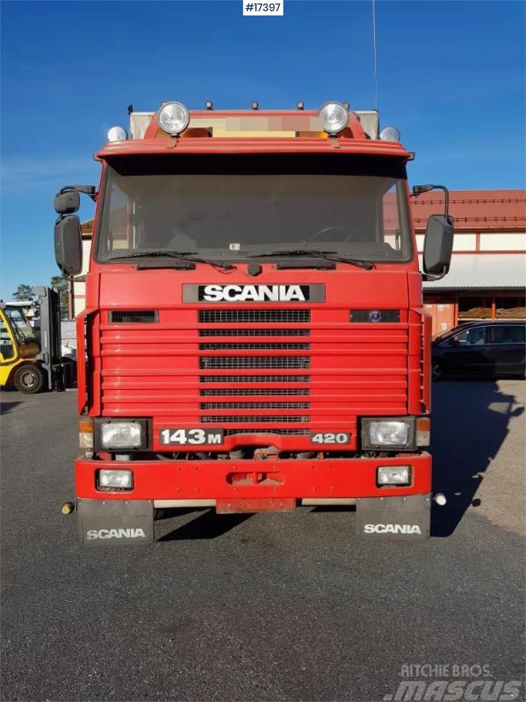 Scania 143M w/ rear mounted Hiab 105-3 crane from 1996 Camioane cu macara