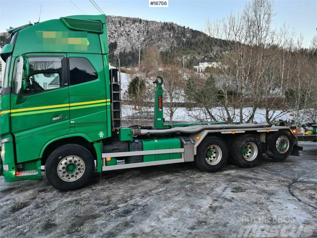 Volvo FH 8x4 hooklift truck w/ 24h multilift and compres Camion cu carlig de ridicare