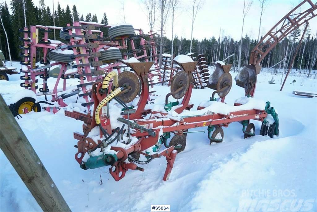 Kverneland Taarup 4032C PLOW WITH CUTTERS Altele