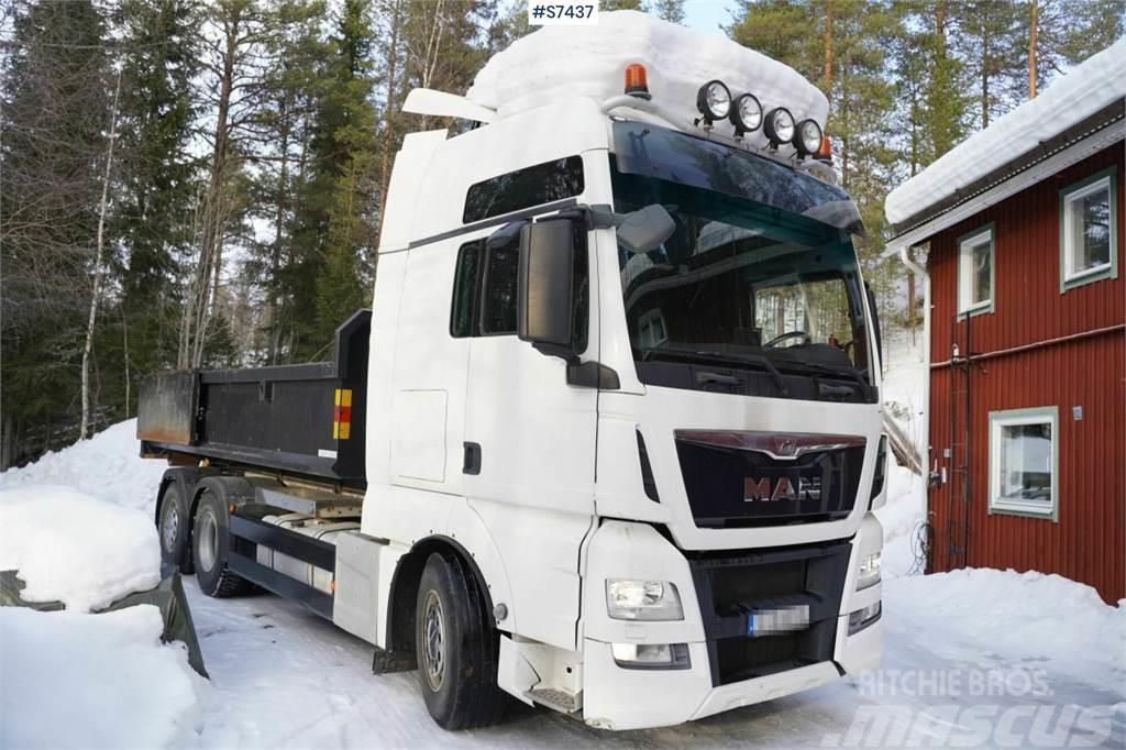 MAN TGX26.480 6x2 Hook truck with flat bed Camion cu carlig de ridicare