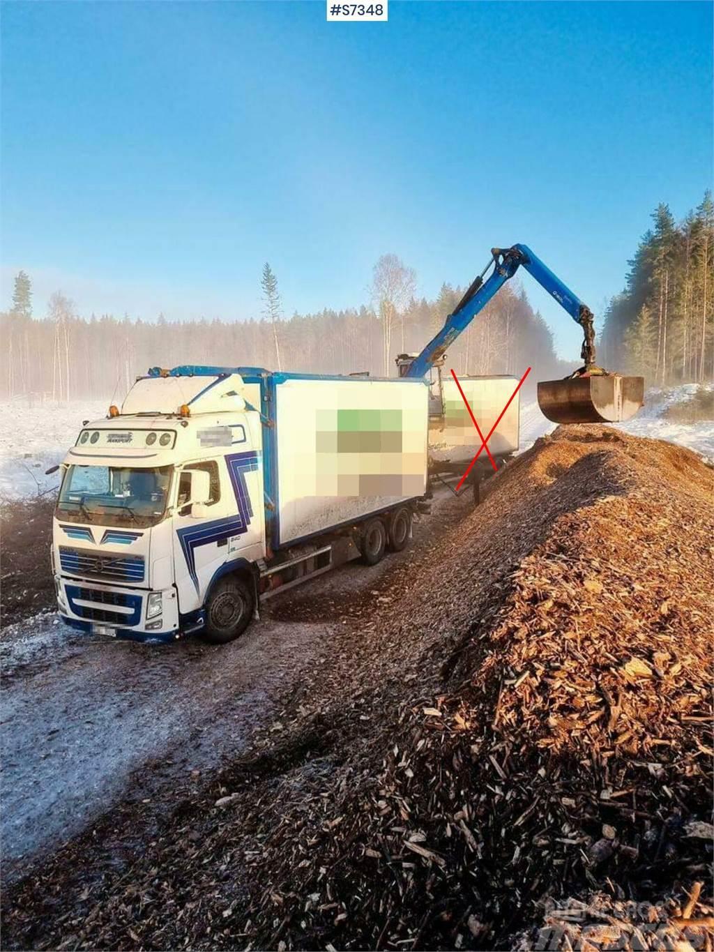 Volvo FH 6*4 Chip Truck with Palfinger crane Autocamioane