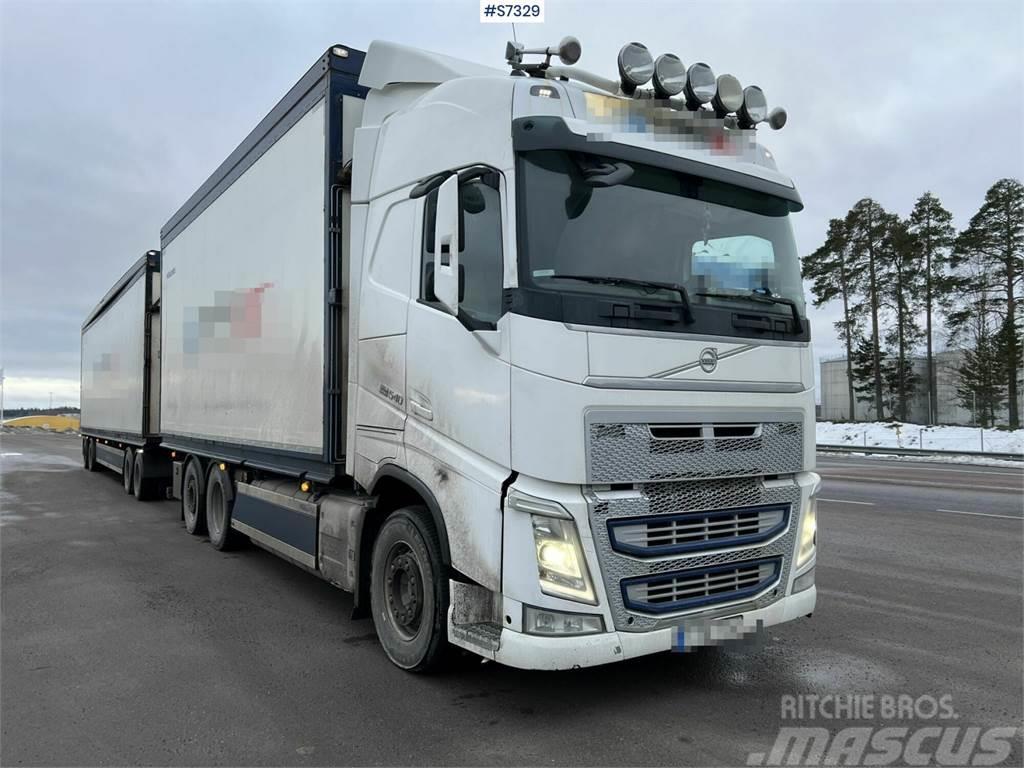 Volvo FH 6x2 wood chip truck with trailer Autocamioane