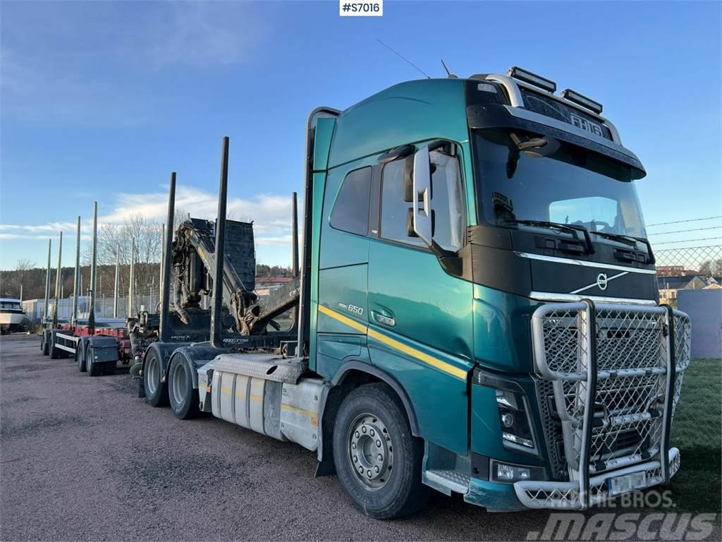 Volvo FH16 Timber truck with trailer and crane Camion pentru lemne