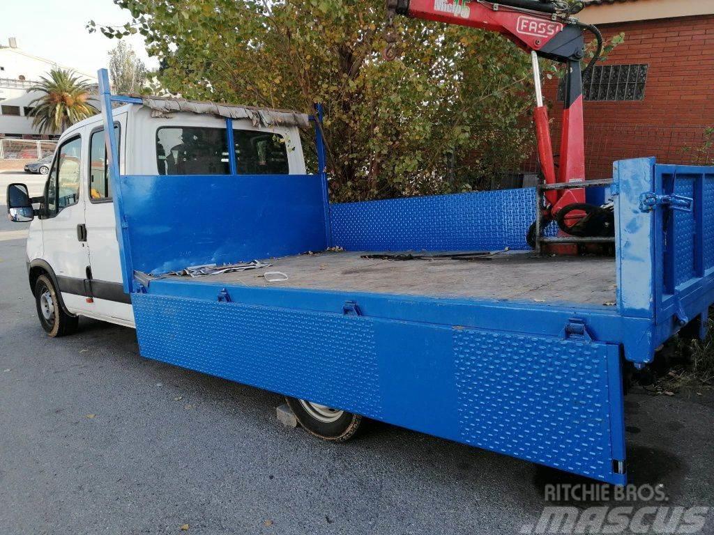 Camion Iveco Daily Doble Cabina con Pluma Altele