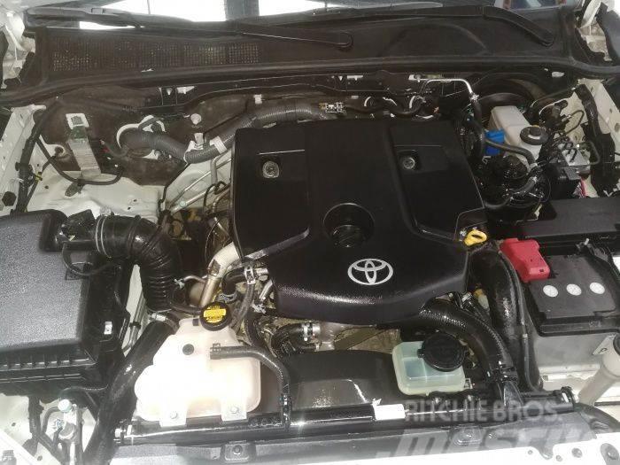 Toyota Hilux Cabina Doble GX Utilitara