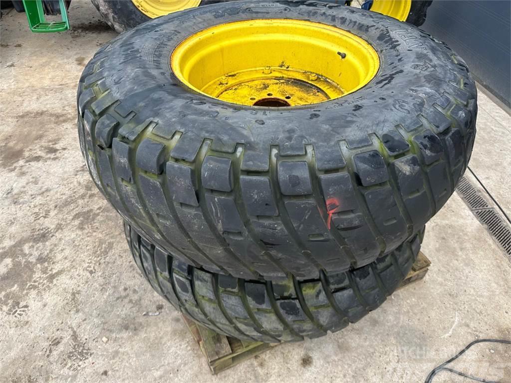 John Deere Grass wheels and tyres Alte masini agricole