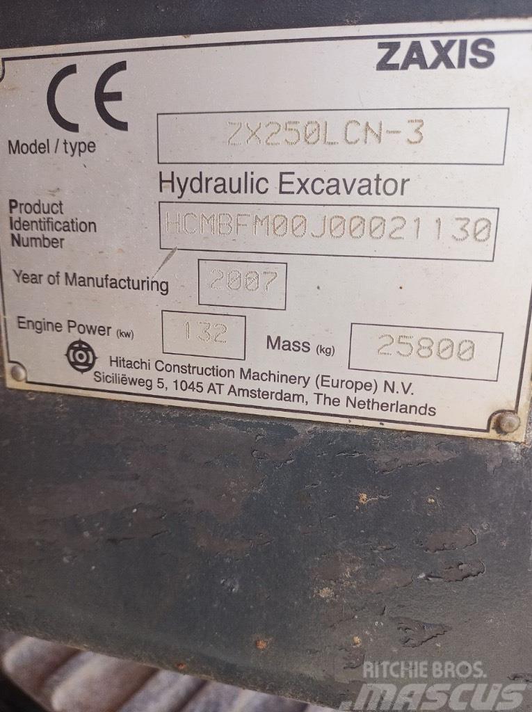 Hitachi ZX 250 LC N-3 Excavatoare pe senile