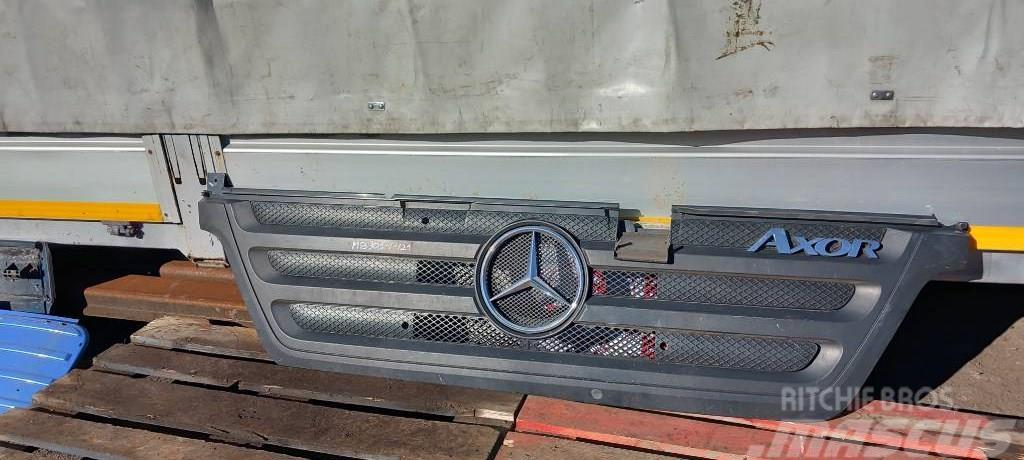 Mercedes-Benz Axor 1824 9448800085 GRILL Cabine si interior