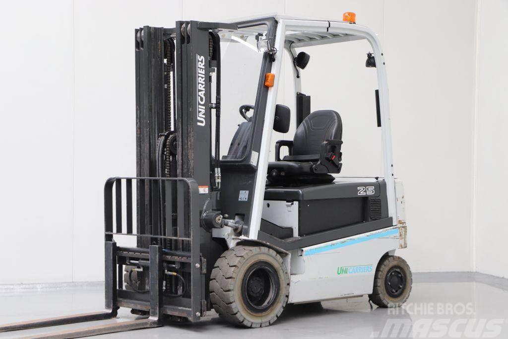 UniCarriers 1Q2L25Q Stivuitor electric