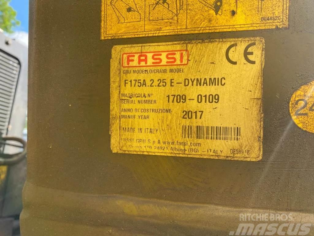 Fassi F175A.2.25 + REMOTE + ROTATOR + GRAPPLE F175A.2.25 Macarale de încarcat