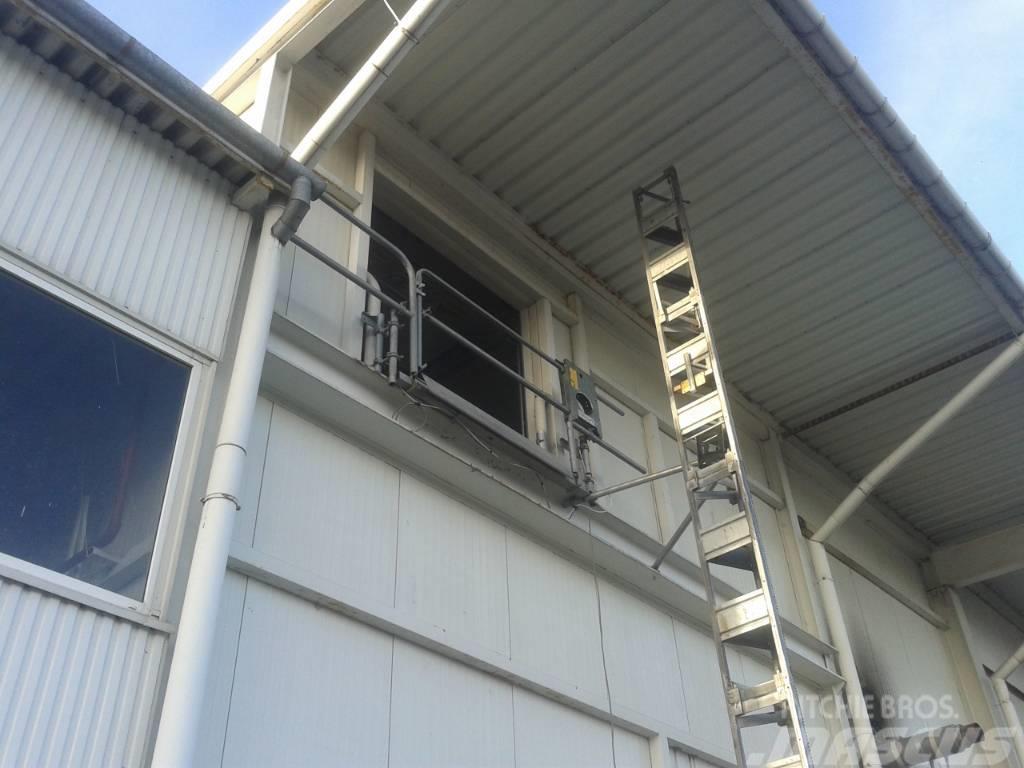 Geda Uni-Mast Dispozitive de ridicare şi lifturi pentru materiale