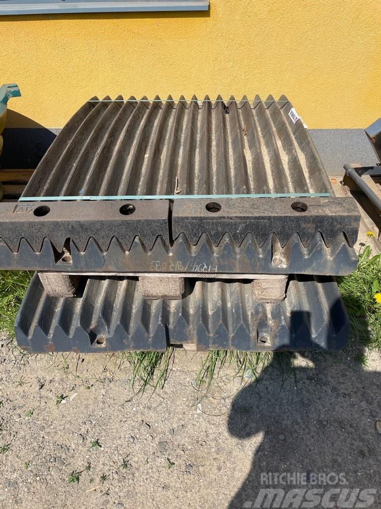 Pegson 1165 crusher jaw plate set(or Finlay J1170) Concasoare