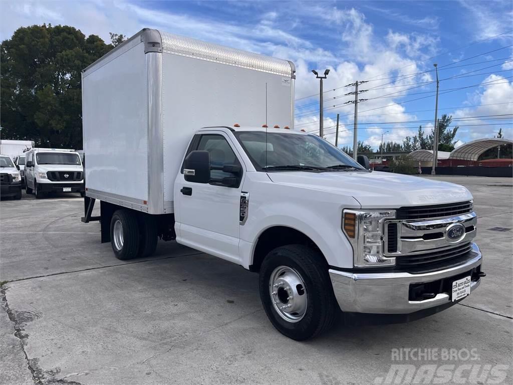 Ford F350 SD DRW 10 FT *BOX TRUCK* LOADING RAMP Autocamioane