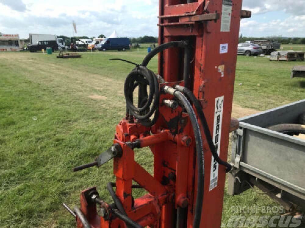 Browns Post Knocker - contractor Alte accesorii tractor
