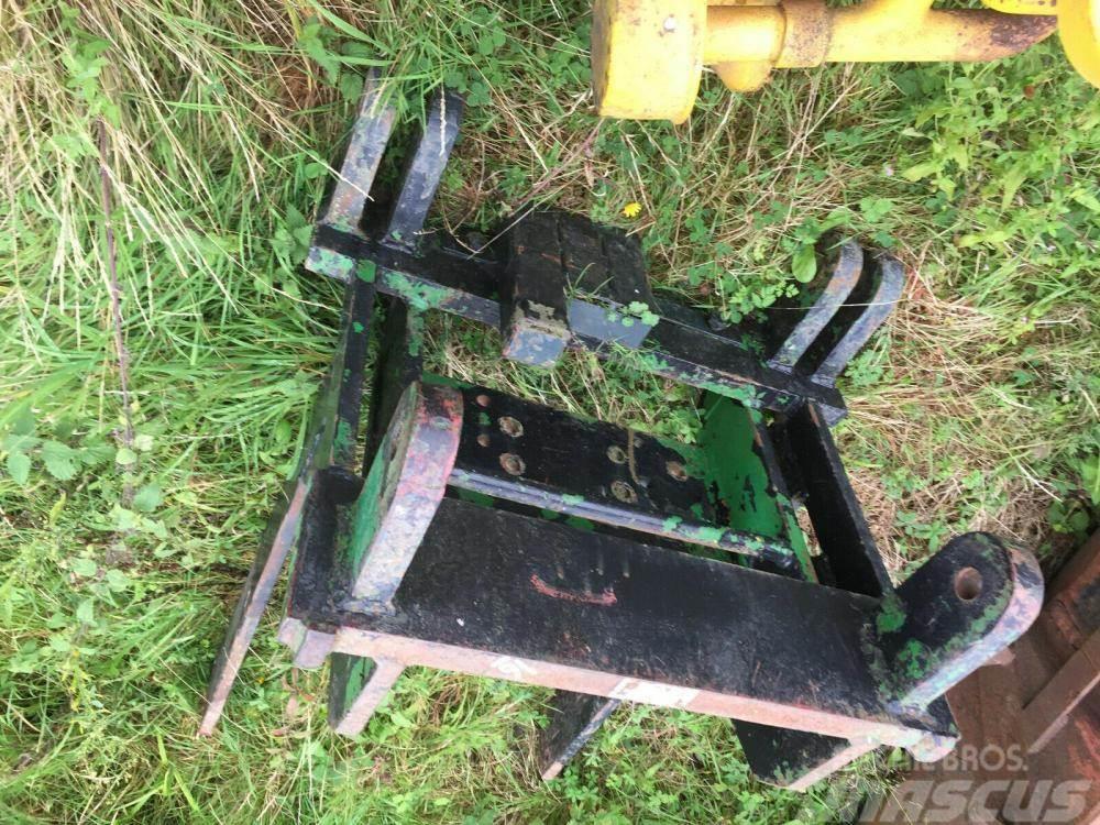  Tractor mounted front linkage frame Tractoare
