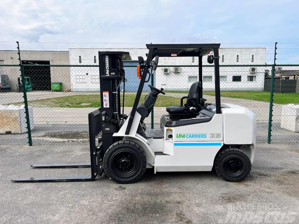 UniCarriers FD25T5C Stivuitor diesel