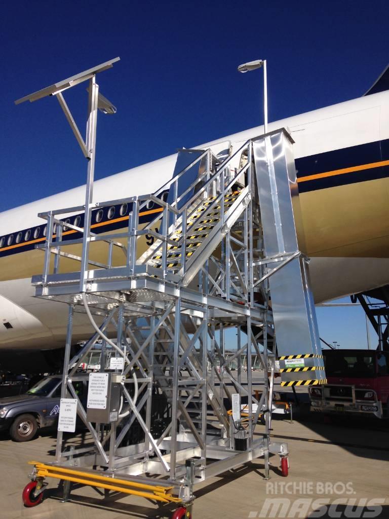  QUICK ALLY B777 Rear Service Stairs Alte ascensoare si platforme