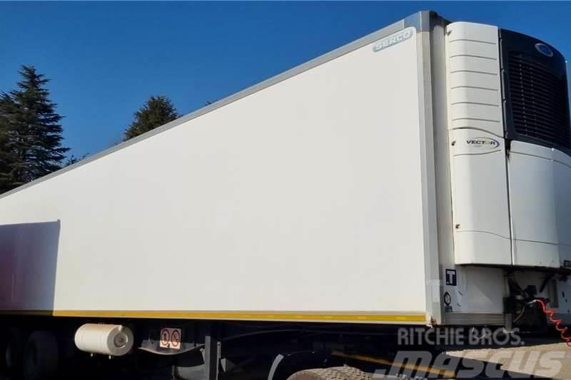 Henred 30 Pallet Tri-Axle Refrigerated Trailer with Unit Alte remorci