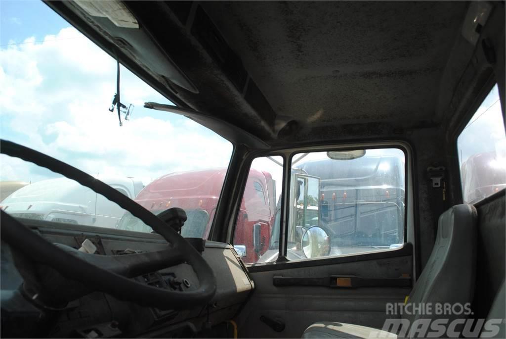 Freightliner FL70 Camioane cu macara