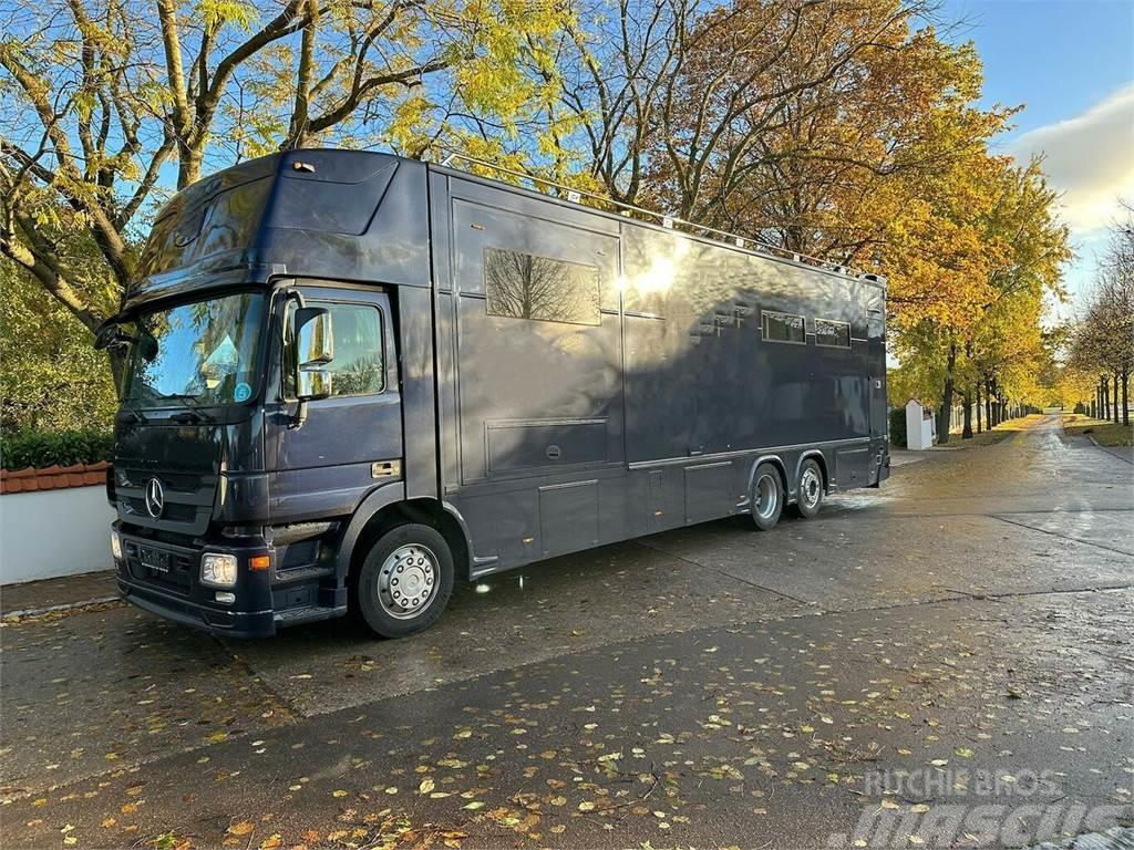 MERCEDES-BENZ Actros 26400 JK 5-6 Pferde Popout Automatik Camioane transport animale