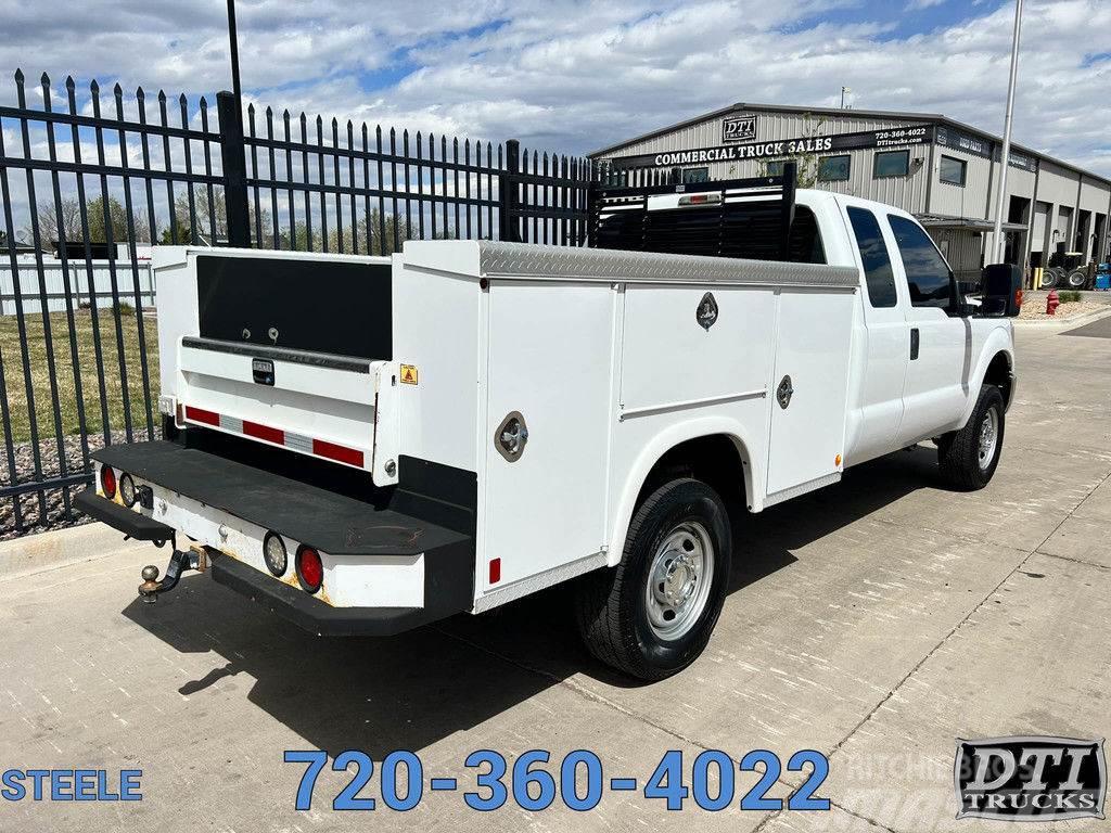 Ford F350 8' Service / Utility Truck With Gooseneck Hit Vehicule de recuperare