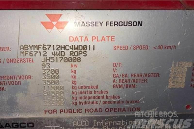 Massey Ferguson 6712 Tractoare