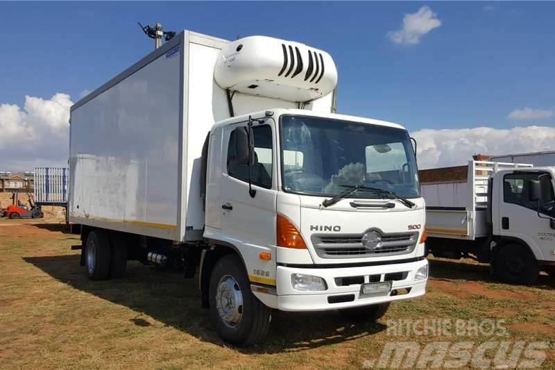 Hino 500, 1626, WITH INSULATED BODY MEAT RAIL BODY Altele