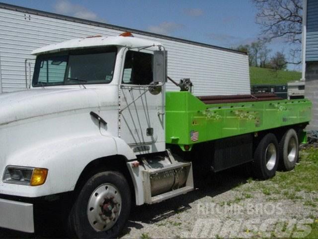 Freightliner 2000 Gallon Flat Bed Water Tank Cisterne