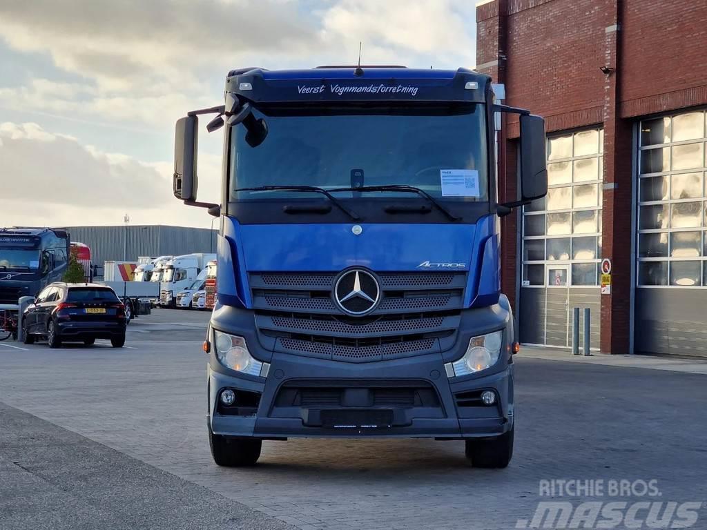 Mercedes-Benz Actros 2548 6x2 - Livestock 1 deck - Truck + Trail Camioane transport animale