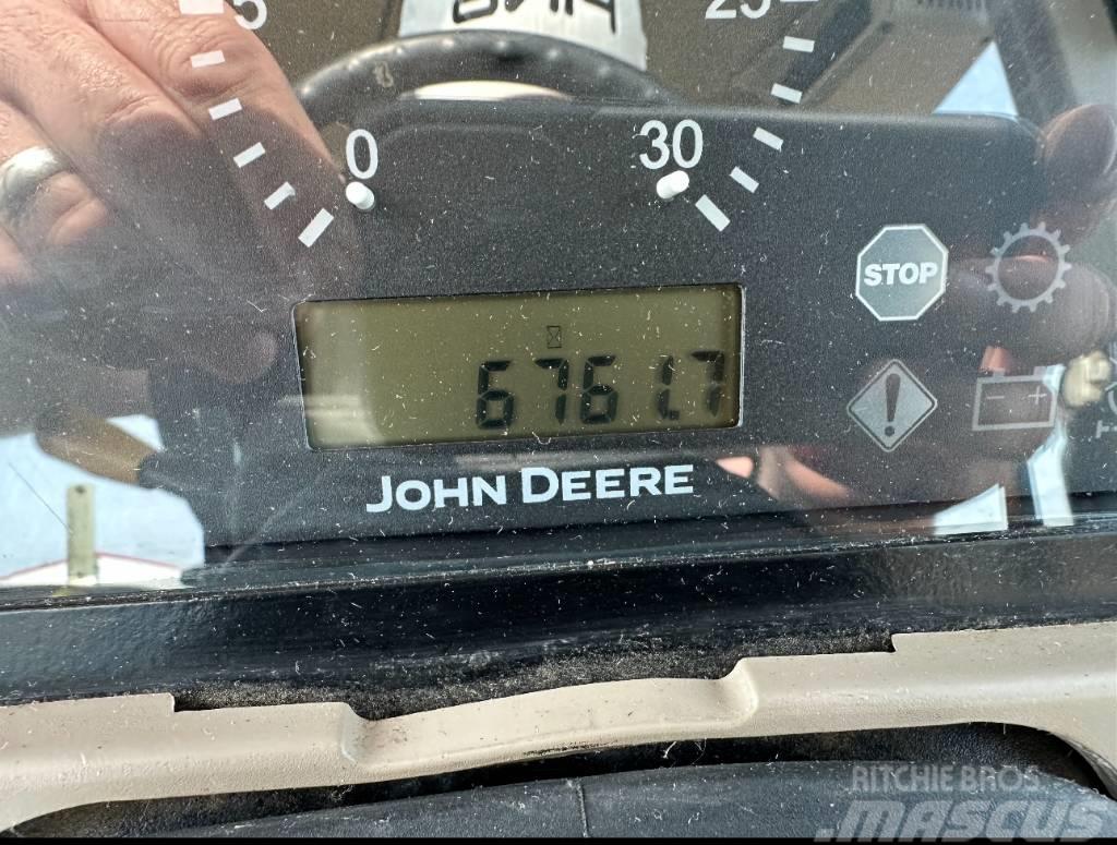 John Deere TRACTOR 6115D Tractoare