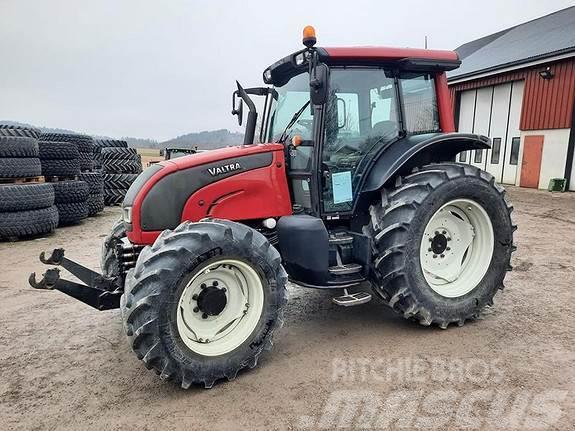 Valtra N121A Front hyd Front pto Tractoare