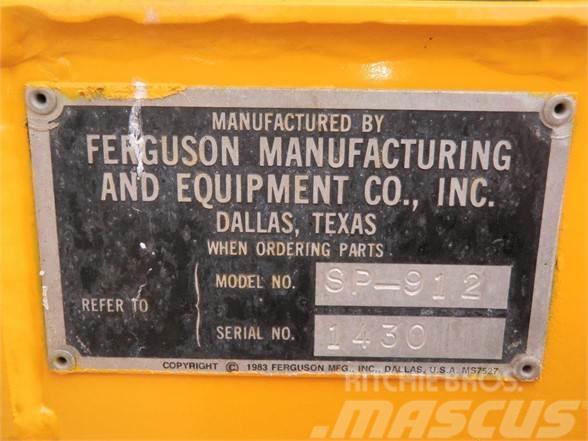 Ferguson SP912 Cilindri compactori cu roti