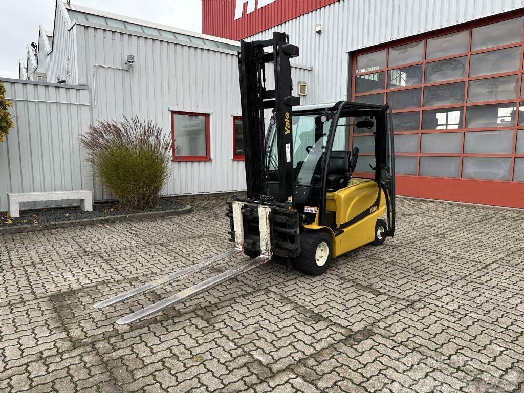 Yale ERP30VL Stivuitor electric